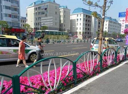 城市边缘隔离护栏