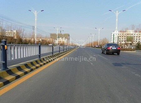 道路护栏