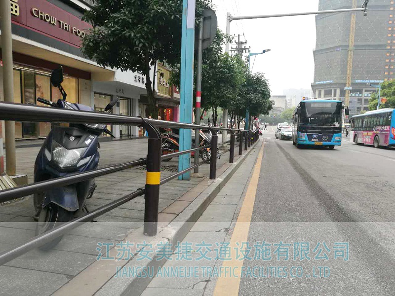 边缘隔离护栏17-2.jpg