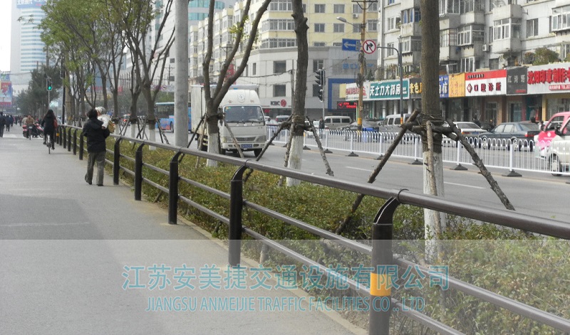 边缘隔离护栏17-3.JPG